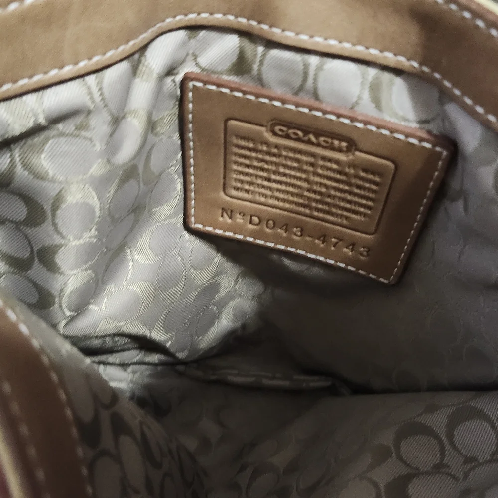 Vintage y2k Coach Tan and brown suede crossbody bag - Picture 8 of 11